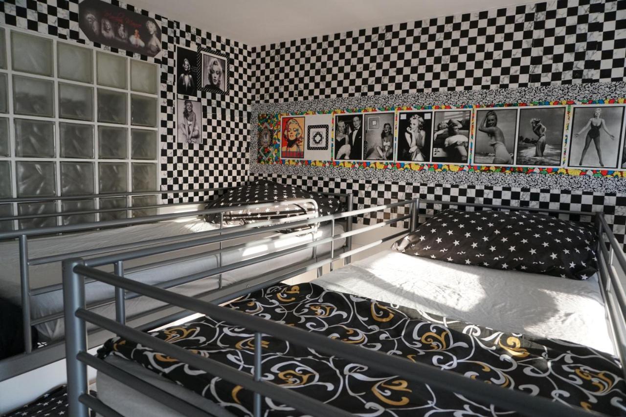 Dominant Studio Hostel With Free Parking For Preregistered Drivers & Garage With Cctv Bratislava Exterior foto