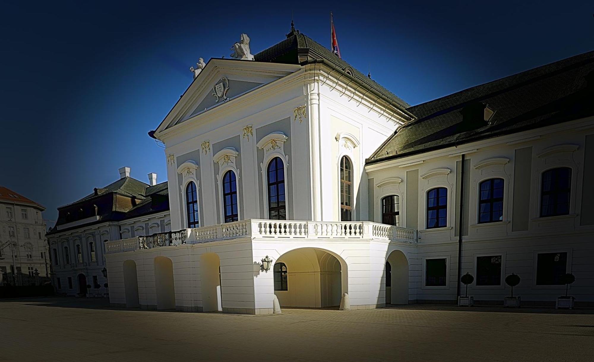 Dominant Studio Hostel With Free Parking For Preregistered Drivers & Garage With Cctv Bratislava Exterior foto