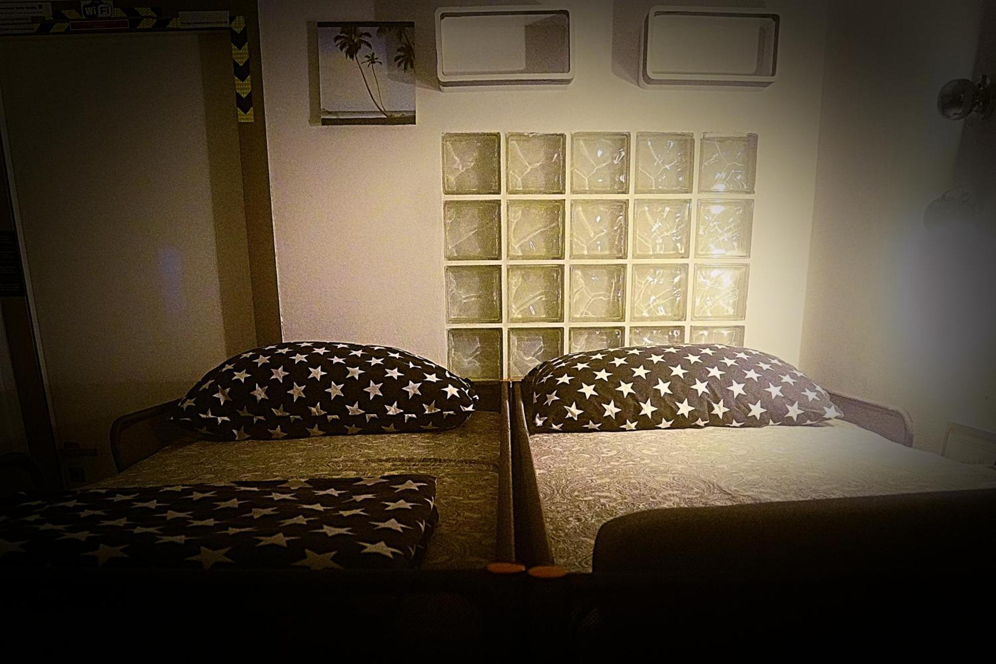 Dominant Studio Hostel With Free Parking For Preregistered Drivers & Garage With Cctv Bratislava Exterior foto