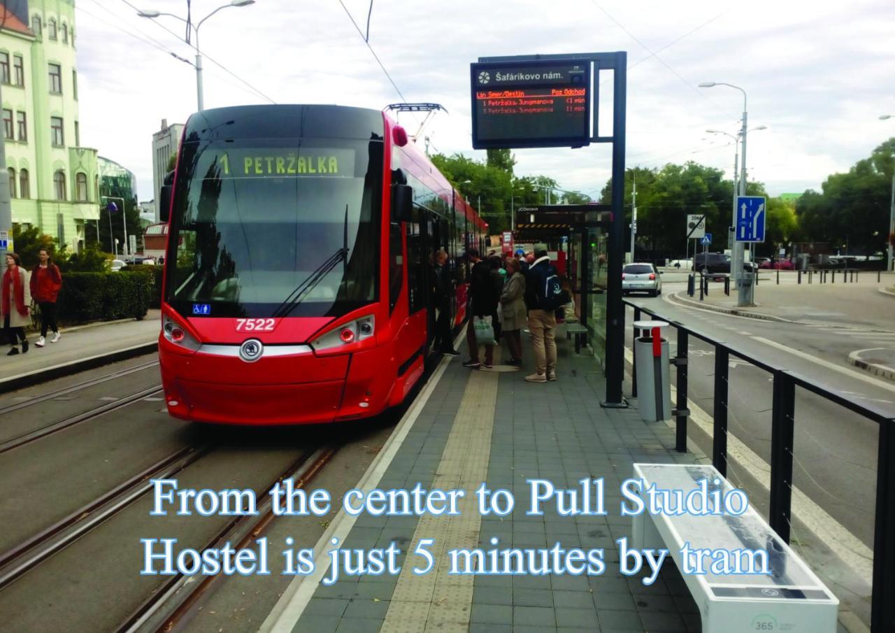 Dominant Studio Hostel With Free Parking For Preregistered Drivers & Garage With Cctv Bratislava Exterior foto